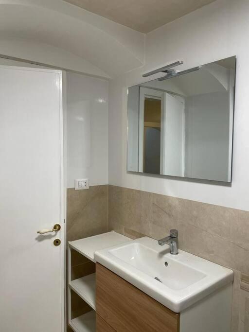 Appartamento Bellaflo: Small In The Center Of